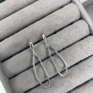Brinco Pendente Orgânico Alongado Liso – Prata 925
