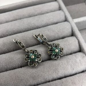 Brinco Pendente Flor de Marcassita e Cristal Verde – Prata 925