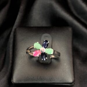 Anel Flor de Pedras Naturais (Rubi, Safira e Esmeralda) – Prata 925
